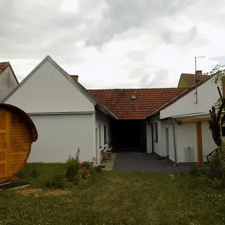 Chalupa U Vinare Radejov Exterior photo